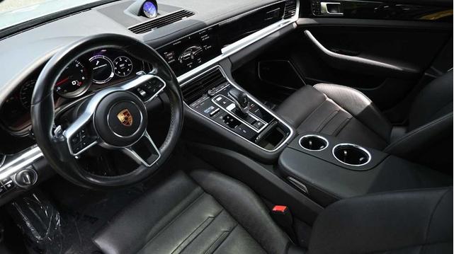 Photo of 2018 Rhodium Silver Porsche Panamera