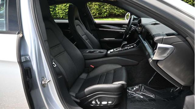 Photo of 2018 Rhodium Silver Porsche Panamera
