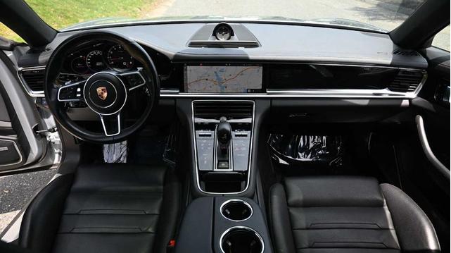 Photo of 2018 Rhodium Silver Porsche Panamera