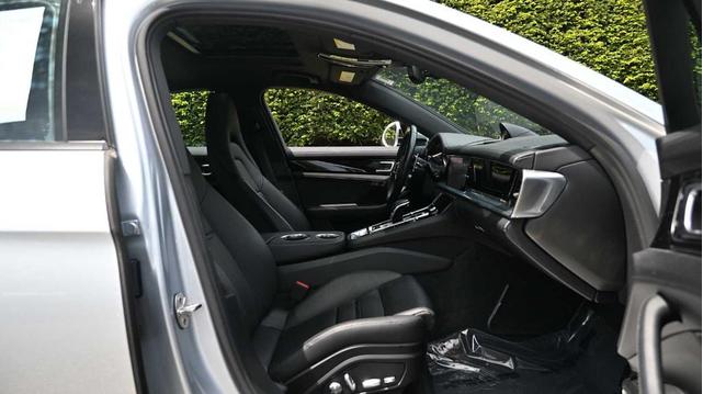 Photo of 2018 Rhodium Silver Porsche Panamera