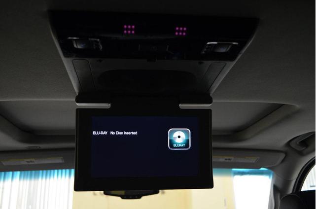 Photo of 2017 White Chevrolet Tahoe