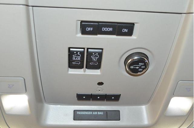 Photo of 2017 White Chevrolet Tahoe