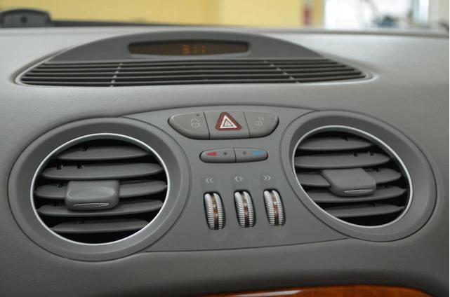 Photo of 2004 Silver Mercedes-Benz SL-Class