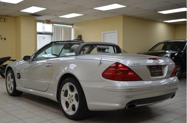 Photo of 2004 Silver Mercedes-Benz SL-Class