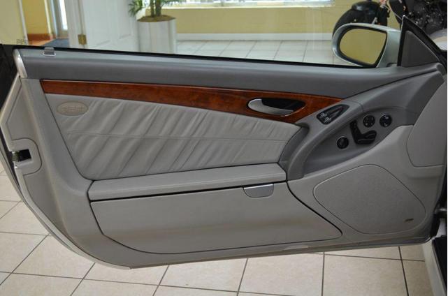 Photo of 2004 Silver Mercedes-Benz SL-Class