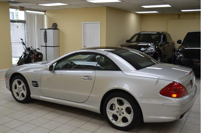Photo of 2004 Silver Mercedes-Benz SL-Class