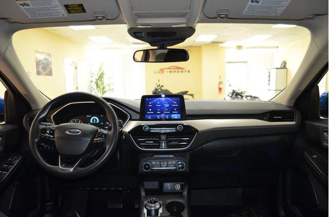 Photo of 2020 Blue Ford Escape
