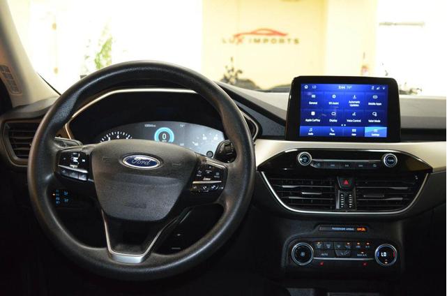 Photo of 2020 Blue Ford Escape