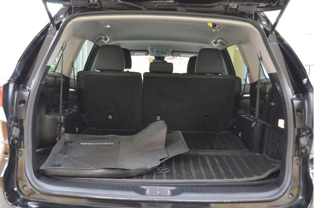 Photo of 2017 Black Toyota Highlander