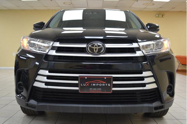 Photo of 2017 Black Toyota Highlander