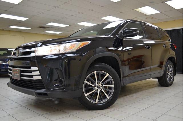Photo of 2017 Black Toyota Highlander