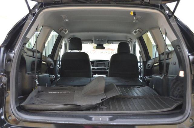 Photo of 2017 Black Toyota Highlander