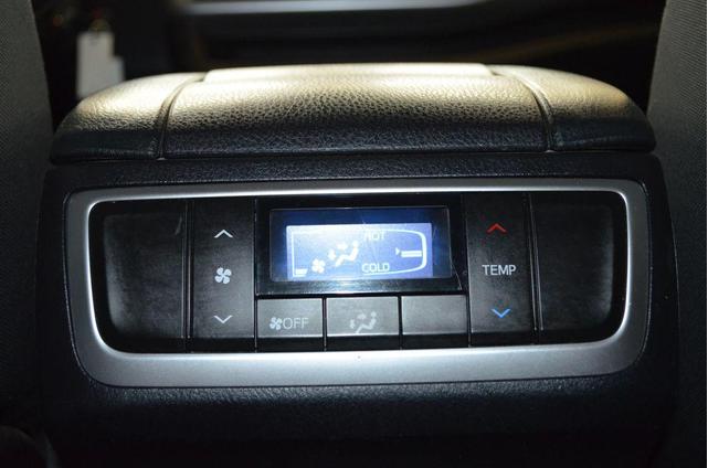 Photo of 2017 Black Toyota Highlander