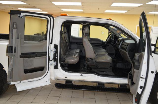 Photo of 2019 White Ford F-350