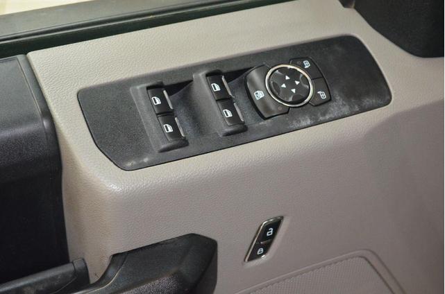 Photo of 2019 White Ford F-350