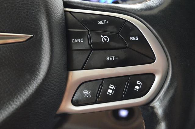 Photo of 2018 Black Chrysler Pacifica
