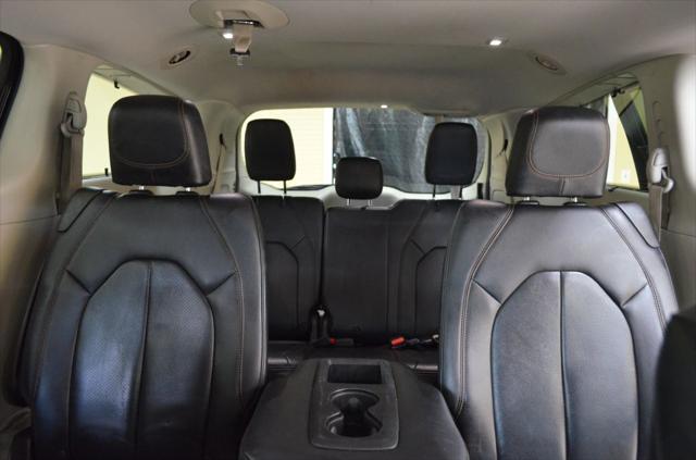 Photo of 2018 Black Chrysler Pacifica