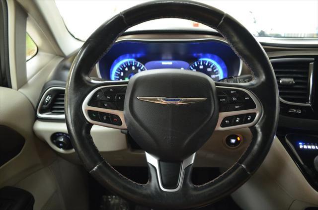 Photo of 2018 Black Chrysler Pacifica