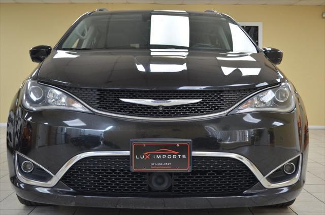 Photo of 2018 Black Chrysler Pacifica