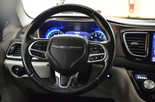 Photo of 2018 Black Chrysler Pacifica