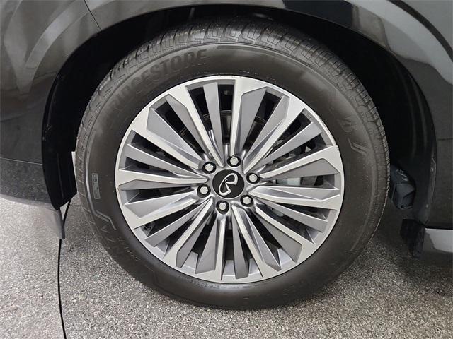 Photo of 2025 Black Metallic INFINITI QX80