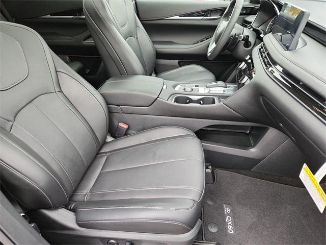 Photo of 2025 Mineral Black INFINITI QX60