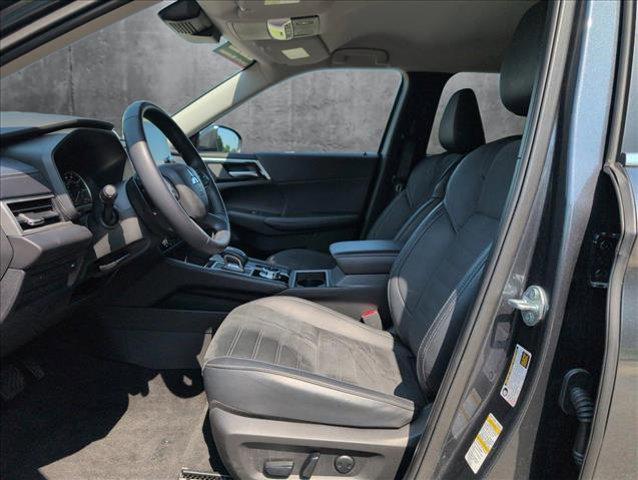 Photo of 2024 Black Mitsubishi Outlander