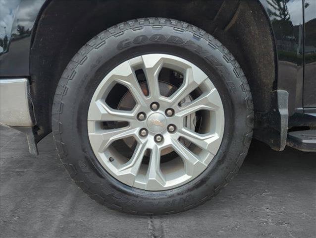 Photo of 2024 Black Chevrolet Silverado 1500