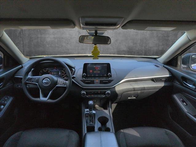 Photo of 2020 Deep Blue Pearl Nissan Altima