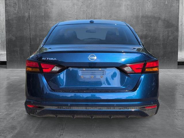 Photo of 2020 Deep Blue Pearl Nissan Altima