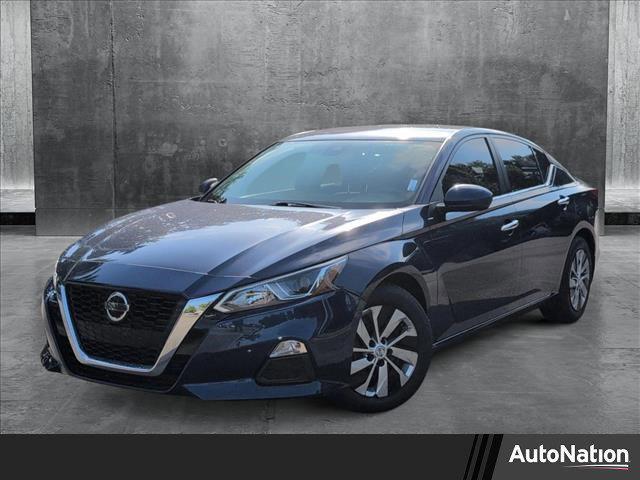 Photo of 2020 Deep Blue Pearl Nissan Altima