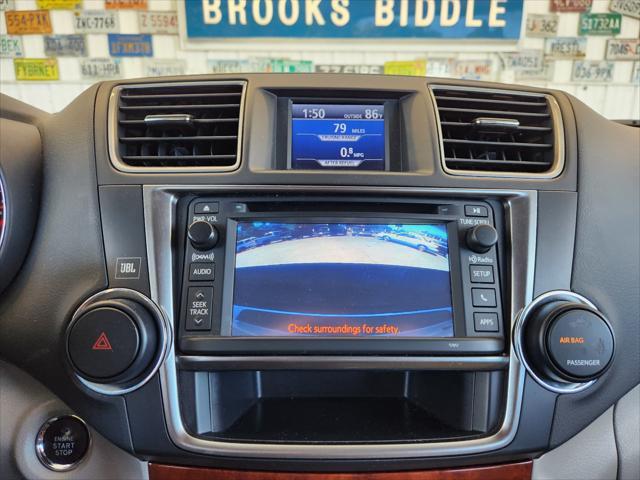 Photo of 2013 Classic Silver Metallic Toyota Highlander