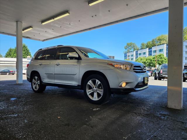 Photo of 2013 Classic Silver Metallic Toyota Highlander