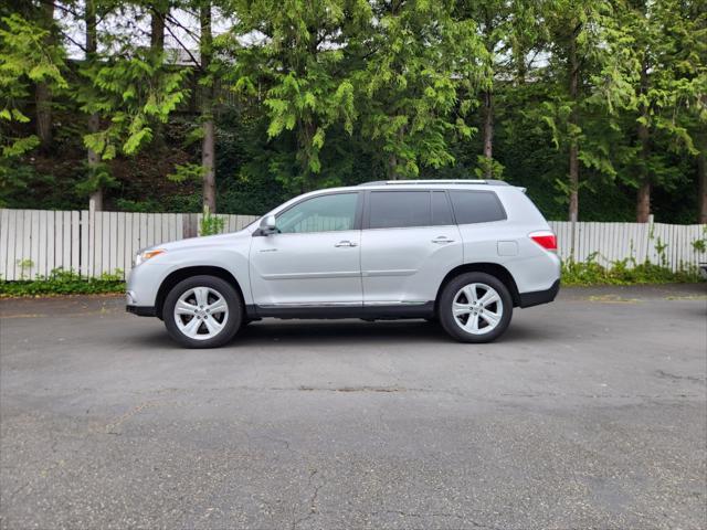 Photo of 2013 Classic Silver Metallic Toyota Highlander