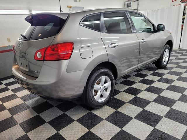 Photo of 2010 Pewter Nissan Rogue