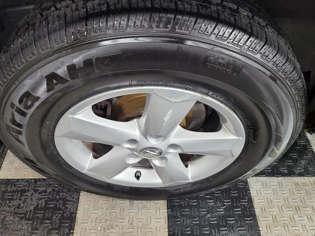 Photo of 2010 Pewter Nissan Rogue