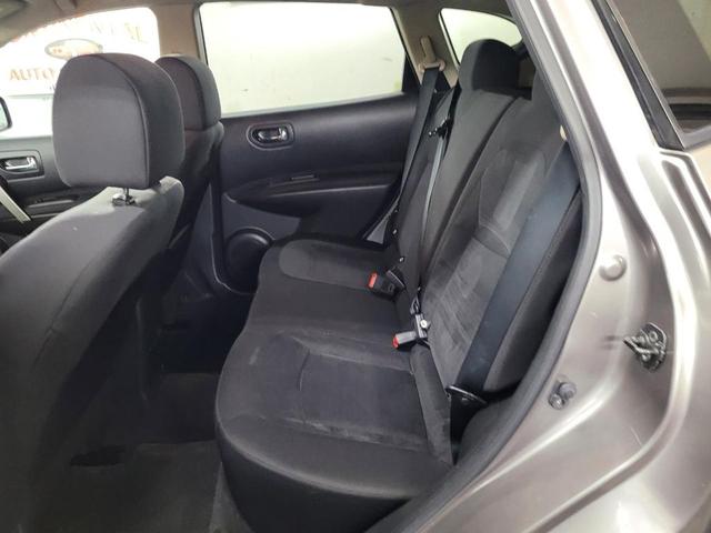 Photo of 2010 Pewter Nissan Rogue