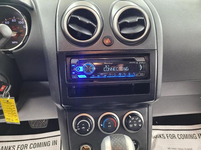 Photo of 2010 Pewter Nissan Rogue