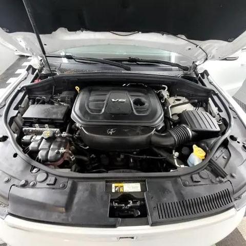 Photo of 2018 White Knuckle Clearcoat Dodge Durango