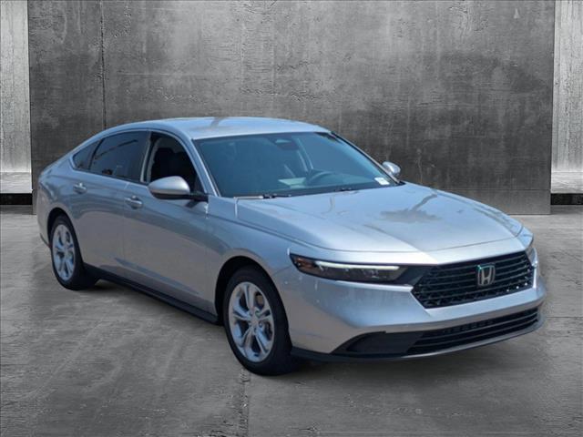 Photo of 2025 Solar Silver Metallic Honda Accord