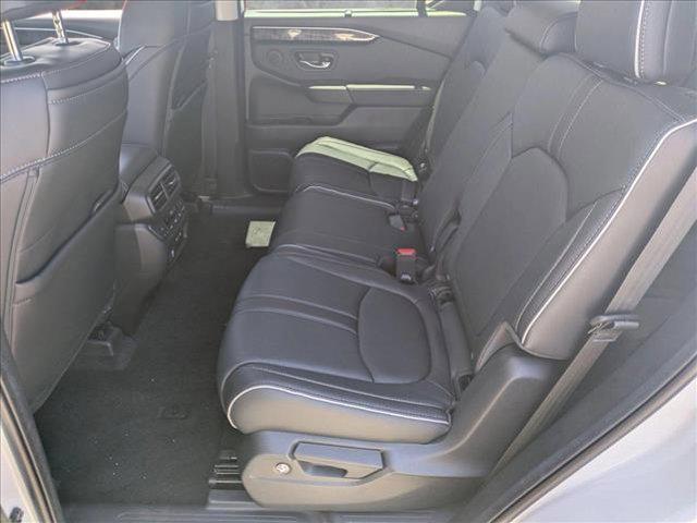 Photo of 2025 Platinum White Pearl Honda Pilot