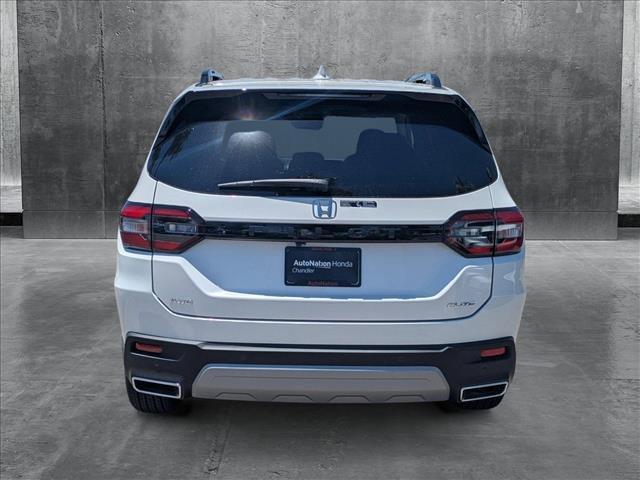 Photo of 2025 Platinum White Pearl Honda Pilot