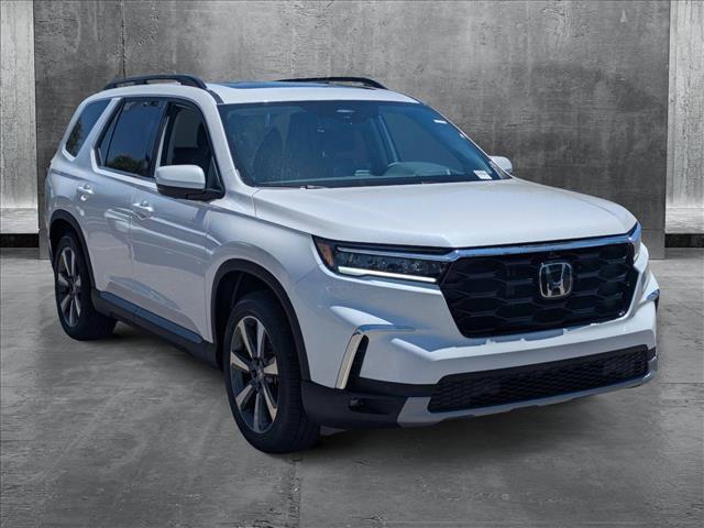 Photo of 2025 Platinum White Pearl Honda Pilot