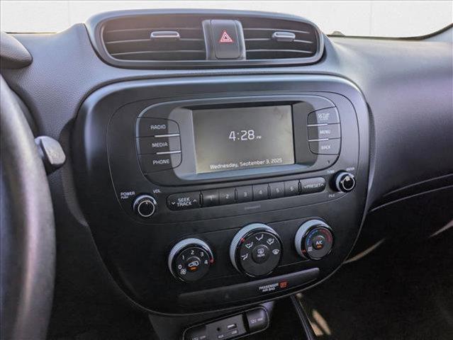 Photo of 2017 Bright Silver Kia Soul