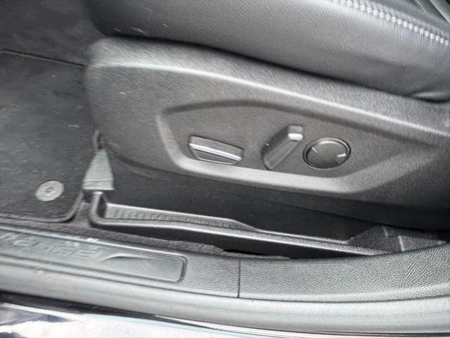 Photo of 2024 Agate Black Metallic Ford Edge