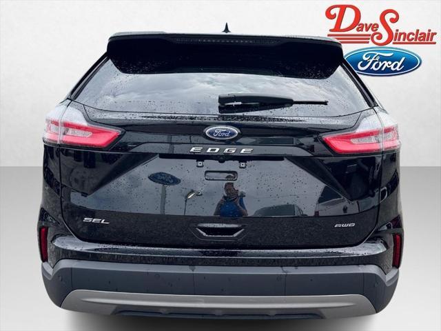 Photo of 2024 Agate Black Metallic Ford Edge