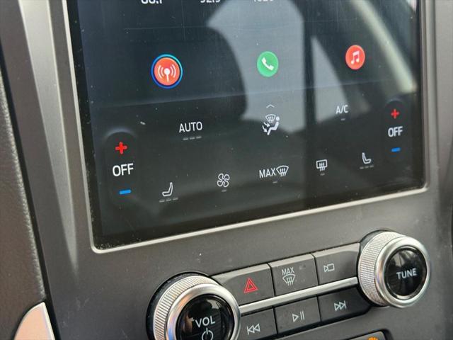 Photo of 2024 Agate Black Metallic Ford Edge
