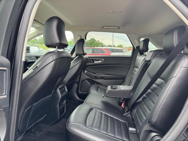 Photo of 2024 Agate Black Metallic Ford Edge