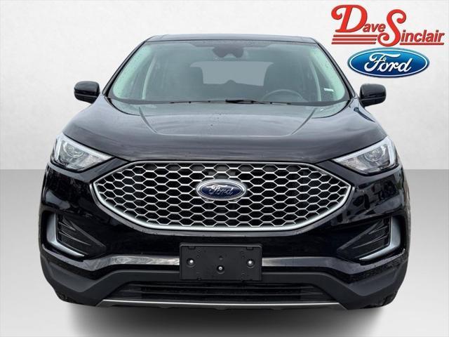 Photo of 2024 Agate Black Metallic Ford Edge