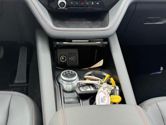 Photo of 2025 VAPOR BLUE Ford Explorer